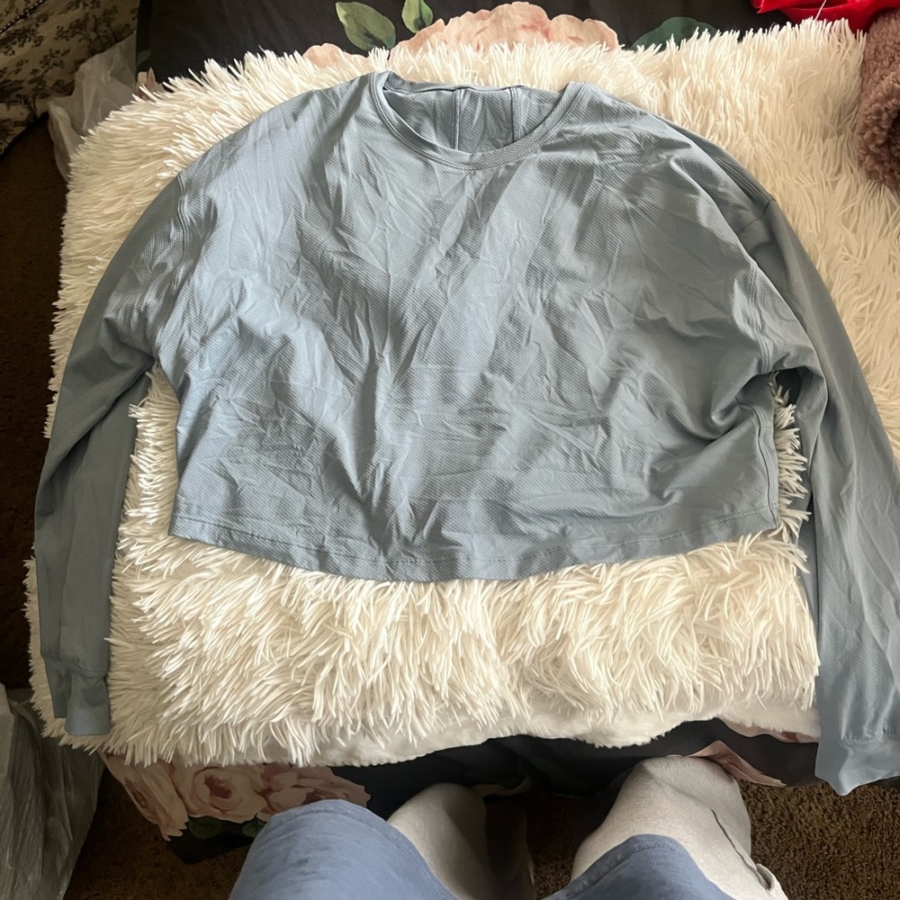 lululemon long sleeve flown workout top
